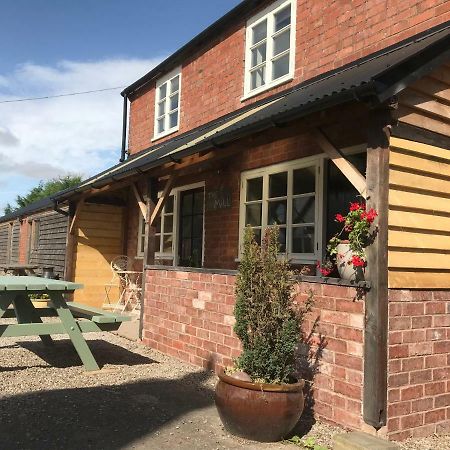 The Mill At Rose Villa Farm Hereford Exteriör bild